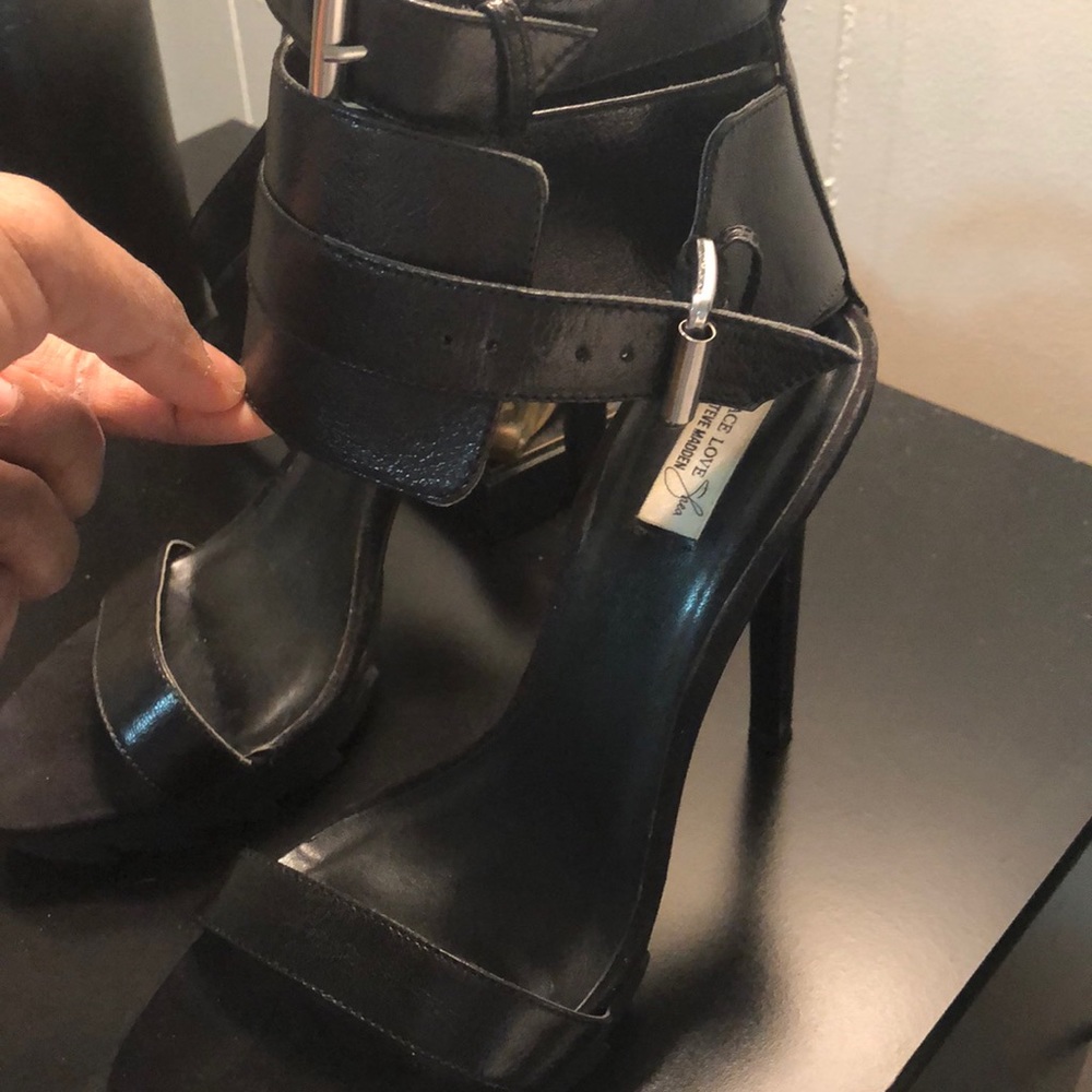 Ankle high black Steve Madden